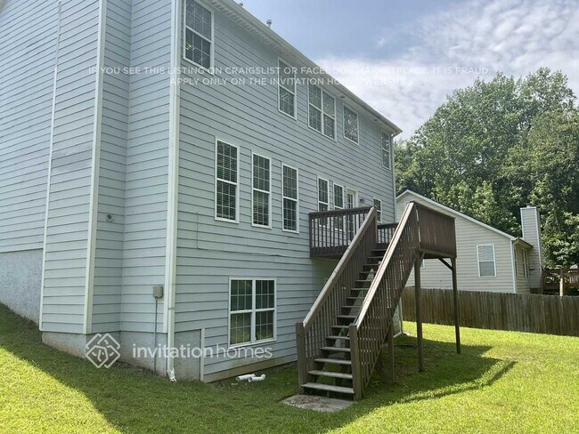 Building Photo - 5805 Village Loop