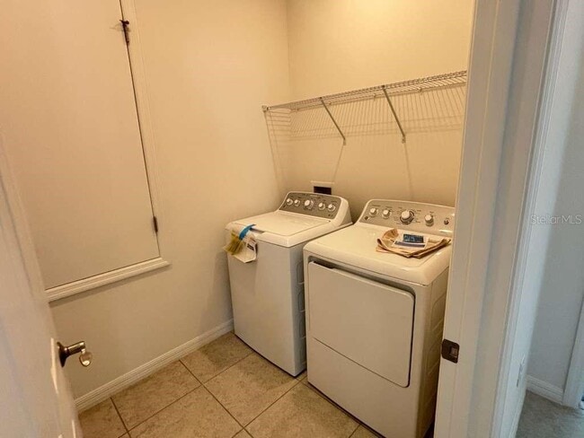 Building Photo - 1255 Normandy Dr