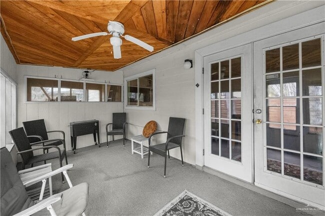 Building Photo - 13 Roosevelt St