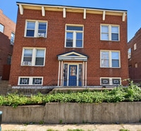 Building Photo - 3702 S Broadway St