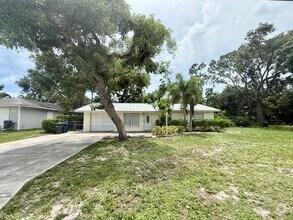Building Photo - Sarasota Springs Gem - 3 Bedroom Plus Den ...