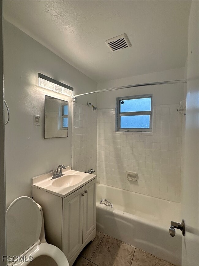 Building Photo - 3504 Lantana St