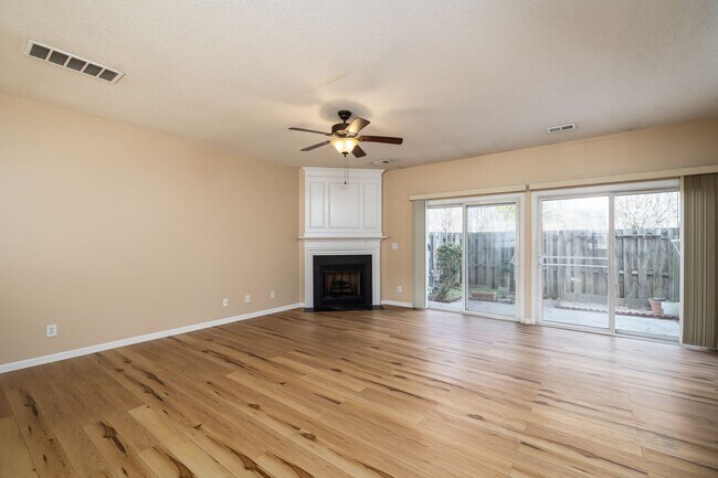 Building Photo - 3959 Katherine Way