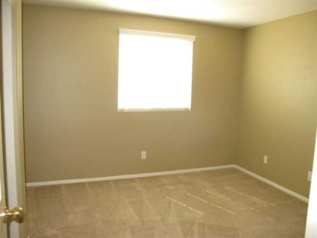 Building Photo - Four Bedroom Three Bathroom Home in Murrieta!