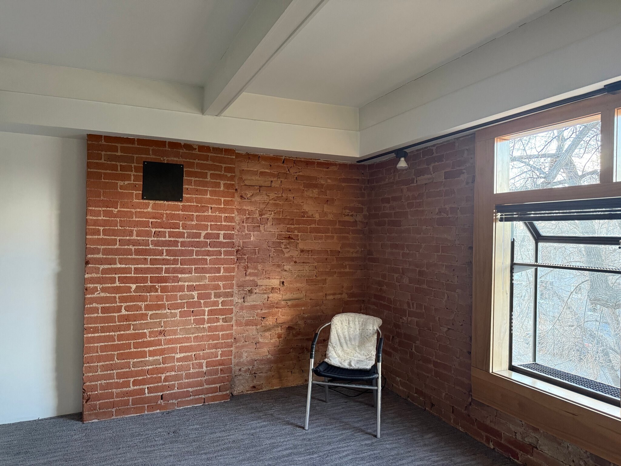 Building Photo - 500 N Washington St