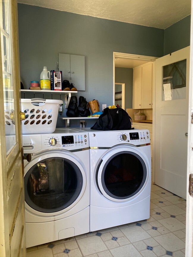 Laundry Room off of Kitchen - 855 S Curson Ave