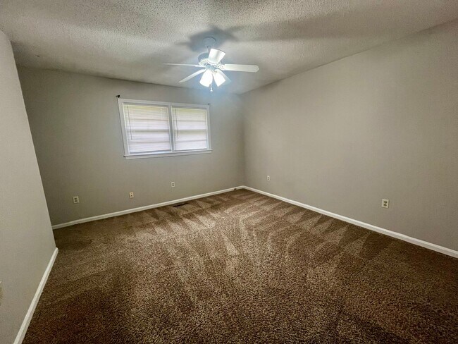 Building Photo - 3 Bedroom Home Close To Clemson Campus