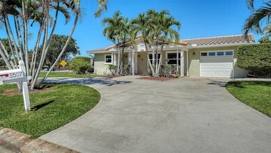 Building Photo - 3507 Pinecrest St