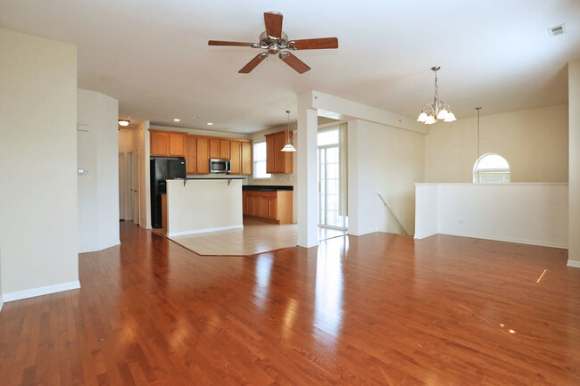 Building Photo - 1359 Scarboro Rd