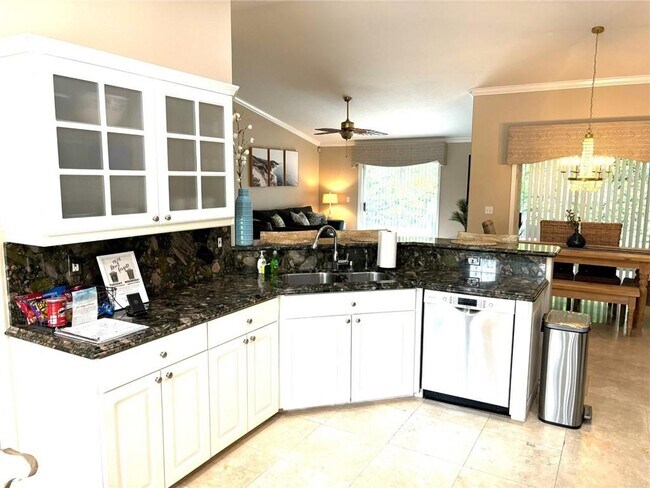 Building Photo - 2635 47th Ave