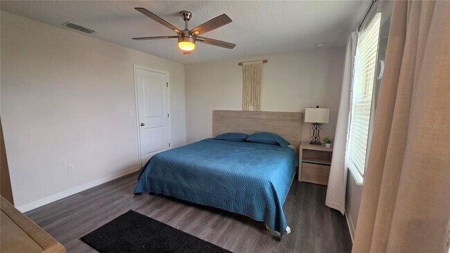 Building Photo - 16221 Admirals Cove Ln