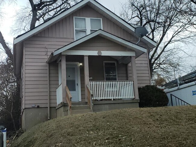 Primary Photo - 3726 Avondale Ave