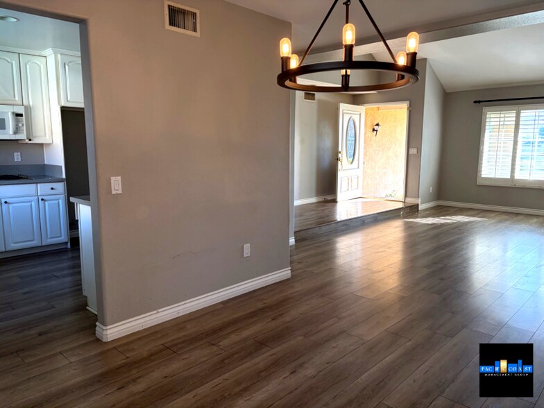 Building Photo - 346 Hilltop Ln