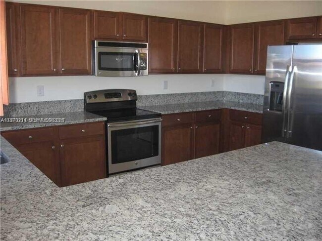 Building Photo - 16585 SW 42nd Way