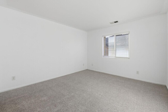 Building Photo - 1446 Trouville Ln