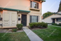 Building Photo - 2 Bed & 1.5 Bath Townhouse in San Jose, CA...