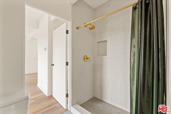Building Photo - 4950 Marmol Dr