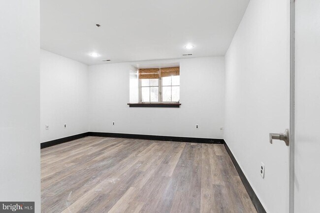 Building Photo - 1520 Green St