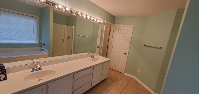 Master Bath Room Vanity - 412 Collingsworth Ln