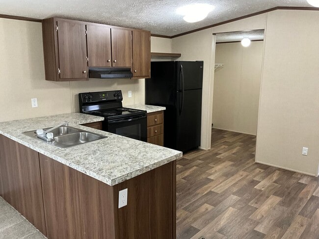 Building Photo - 2 Bedroom 2 Bathroom Mobile Home