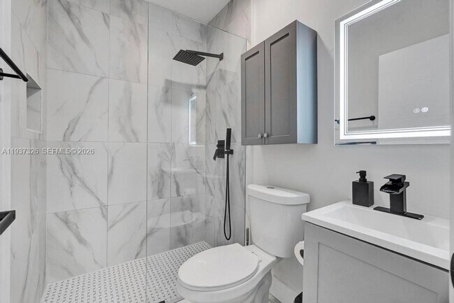 Building Photo - 6470 SW 27th St