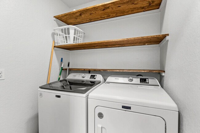 Building Photo - 4639 Paradise Isles