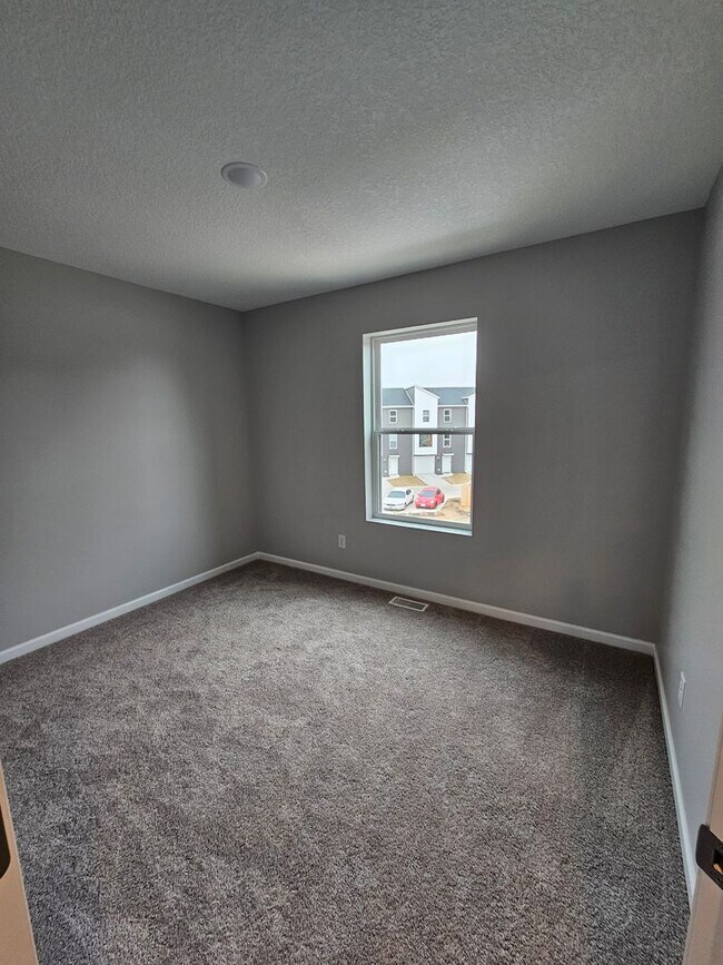 Building Photo - SIERRA TANGO CREEK RIDGE, LLC