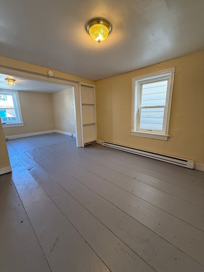 Building Photo - 312 N Pine St