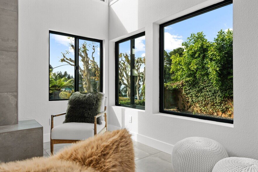 Building Photo - 2029 Del Mar Heights Rd