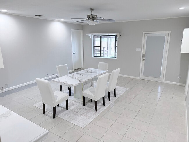 Building Photo - 7418 Oscar Dr