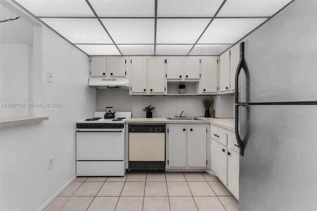 Building Photo - 16851 NE 23rd Ave