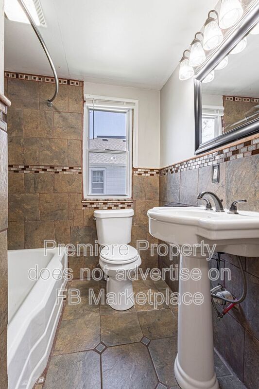 Building Photo - 325 E 28th Ave