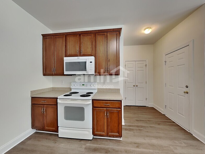 Building Photo - 1013 Triple Crown Dr