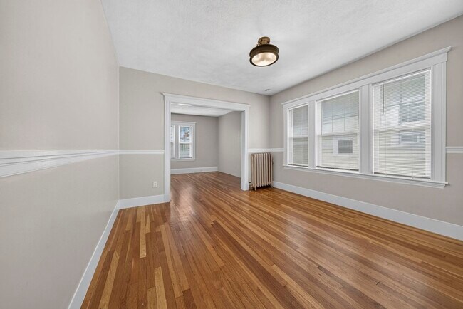 Building Photo - 156 W Adams St