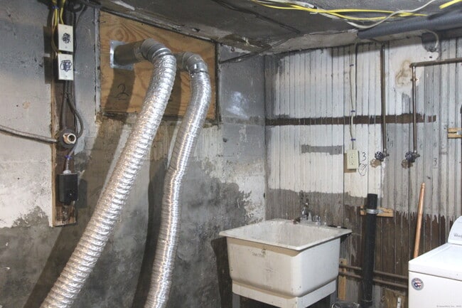 Building Photo - 47 Boulanger Ave