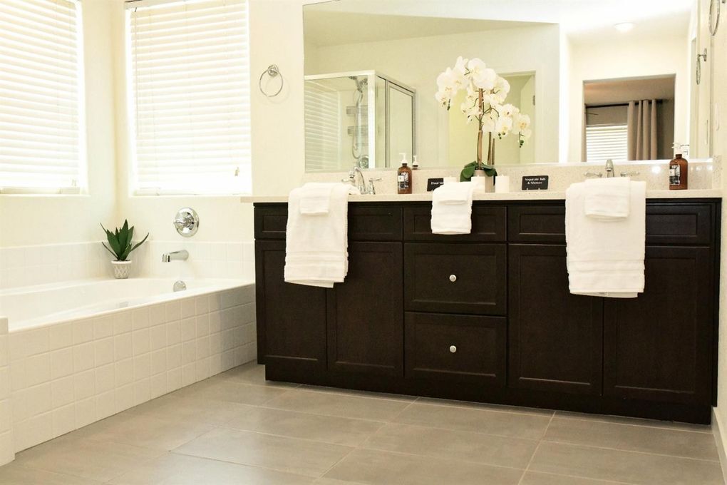 Building Photo - 2580 N McArthur Ave