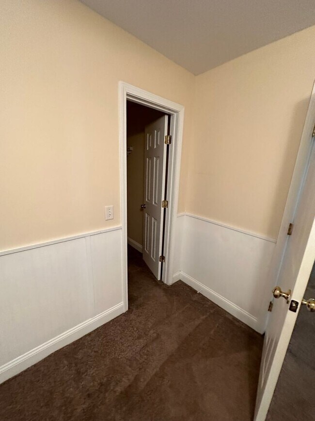 Building Photo - 789 Spence Dr