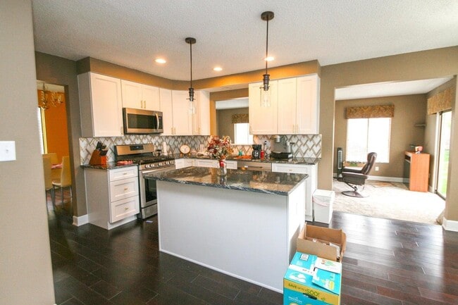 Building Photo - 1310 Abbeyhill Dr
