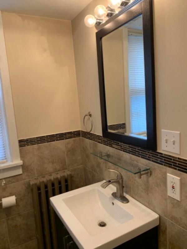 Building Photo - 313 311 Augusta St