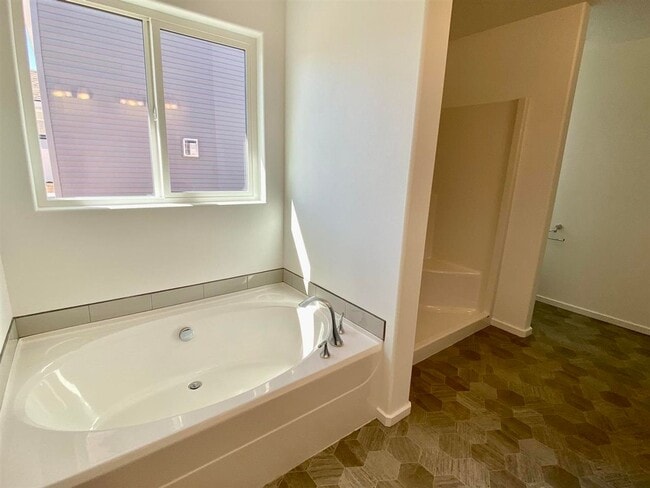 Building Photo - Beautiful 3 Bed, 2 Bath House in Airway He...