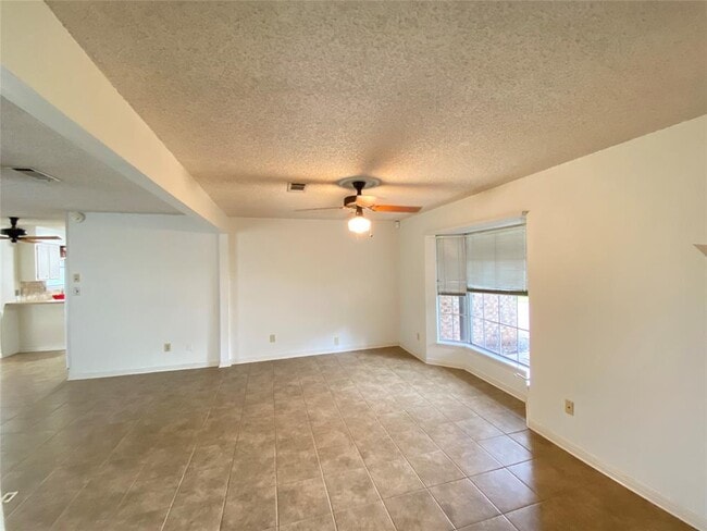 Building Photo - 2233 Ripple Creek Dr