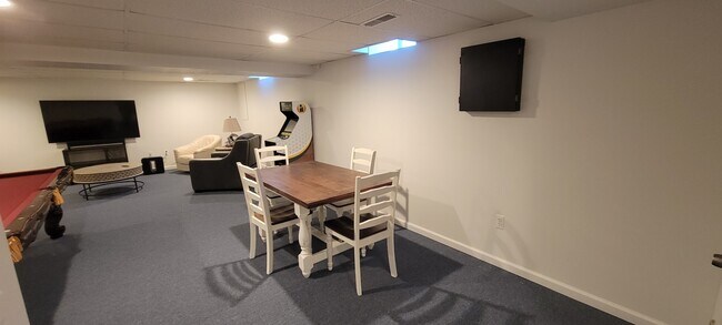 Building Photo - 547 Neff Rd