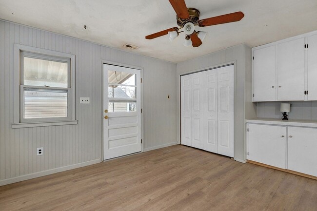 Building Photo - Charming 2 Bed | 1 Bath Home with Updated Interior