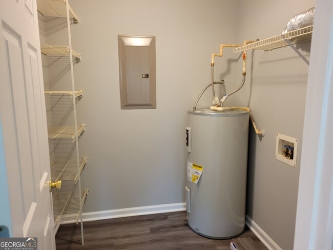 Building Photo - 6205 Sweetgum Trail