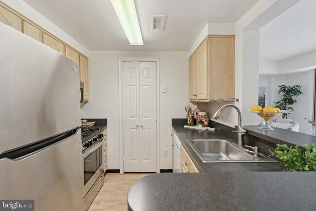 Building Photo - 4808 Moorland Ln