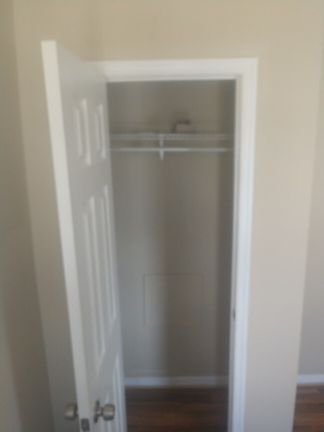 Closet - 402 E Lorraine Ave