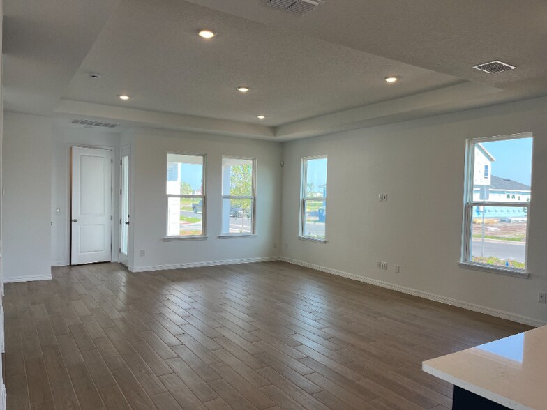 Building Photo - 2966 Sailhouse Dr