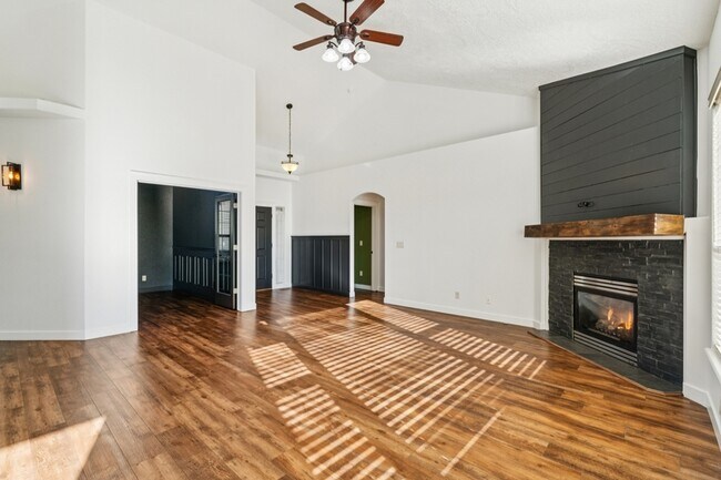 Building Photo - 1661 W Puzzle Crk Ct