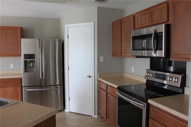 Building Photo - 12817 Chime Dr