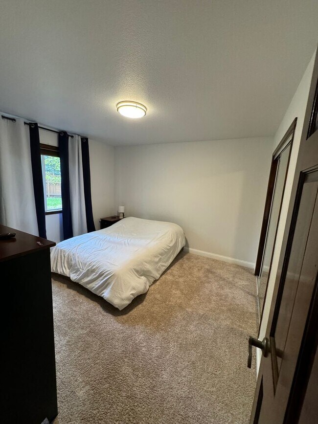 Building Photo - 2521 Autumn Cir